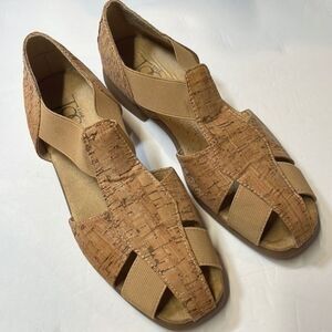 The Tog Shop women’s casual slip on flat Loafer shoe Size 9.5.